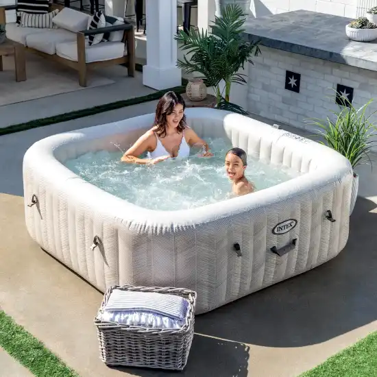 6-person Chevron Deluxe Square Bubble Spa